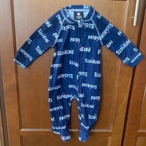 NFL New England Patriots Football Zip Up Footie Pajamas 3/6 months